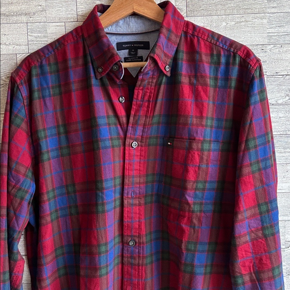 Tommy Hilfiger Shirt red plaid flannel button down Men's Medium Cabincore